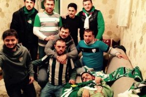 Bursaspor taraftarları Sefer'i ziyaret etti