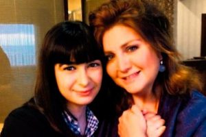 Tarkan rica etti ve Sibel Can...