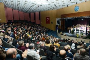 Nil&uuml;fer Kadın Korosu'ndan  muhteşem sezon a&ccedil;ılışı
