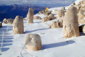 Nemrut beyaz gelinliğini giydi