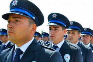 Polis alımında yaş sınırı d&uuml;ş&uuml;r&uuml;l&uuml;yor!