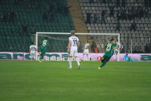 Bursasporlu futbolculardan beraberlik a&ccedil;ıklaması!