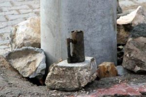 Bu bir mayın! Peki &ccedil;ocukların elinde ne işi var?