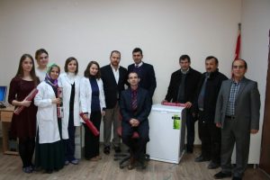 &Ouml;ğretmenleri i&ccedil;in buzdolabı aldılar