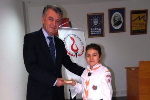 Yarışmayı kazandı &ouml;d&uuml;l&uuml; bakın ne yaptı...