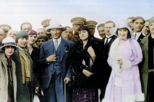 "T&uuml;rk kadını kazanımını &ccedil;&ouml;pe atmayacaktır"