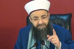 IŞİD C&uuml;bbeli Ahmet Hoca'yı tehdit etti