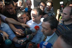 Hayyam Garipoğlu'na havalimanında g&ouml;zaltı!