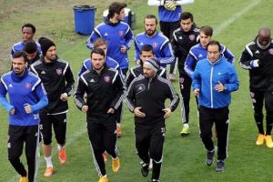Karab&uuml;kspor'da Beşiktaş mesaisi