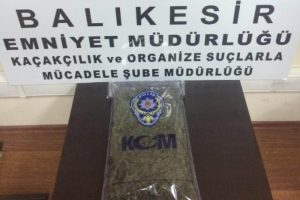Polisi g&ouml;r&uuml;nce bunu yaptı, komaya girdi