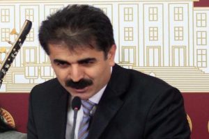 &Ouml;z&uuml;r polemiğine o da girdi