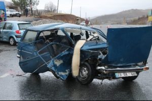 Taziye yolunda kaza: 1 &ouml;l&uuml;, 6 yaralı