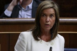 Bakan yolsuzluk iddialarına dayanamadı!