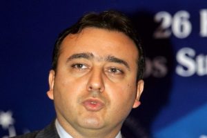 SGK-&ouml;zel hastane ilişkisine Sezen Aksu'lu &ouml;rnek