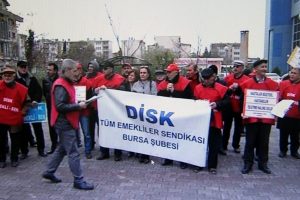'Sağlık harcamaları belimizi b&uuml;kt&uuml;'