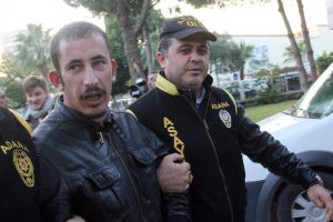 Kızının yanında infaz etti sonra da "şerefli &ouml;lmek lazım" dedi