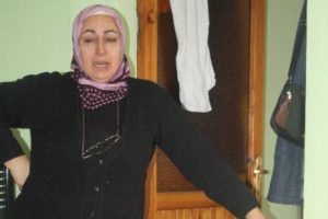 Evi i&ccedil;in ameliyat masasından kalktı