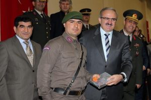 Mehmet&ccedil;ikler yemin etti