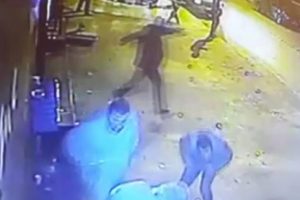 &Uuml;mit Karan'ın barı işte b&ouml;yle kurşunlandı