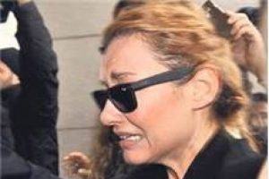 Deniz Seki yanına seccade ve tespih aldı
