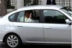 Papa'nın otomobil seçimi şaşırttı ama... 