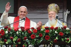 Papa ve Patrik'ten ortak selam