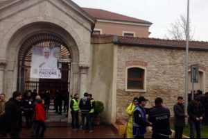 Papa'dan Ermeni Patriği'ne de ziyaret