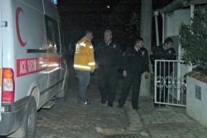 Bı&ccedil;akla intihar girişimi!