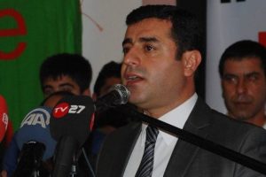 Şok eden iddia: "IŞİD T&uuml;rkiye'den Kobani'ye saldırıyor"
