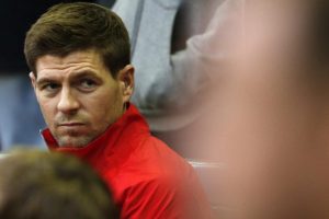 Steven Gerrard yol ayrımında
