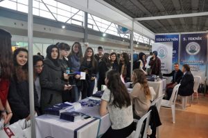 Y&uuml;ksek&ouml;ğrenim adayları eğitim fuarında buluştu