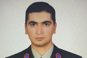 Uzman &ccedil;avuş kazada can verdi
