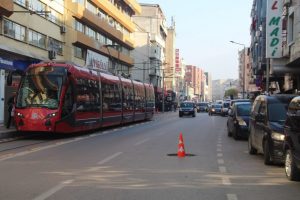 Bursa'da r&ouml;gar kapakları kazaya davetiye &ccedil;ıkarıyor