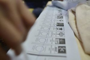 LDP 17 isimle se&ccedil;im birliği i&ccedil;in g&ouml;r&uuml;ş&uuml;yor!