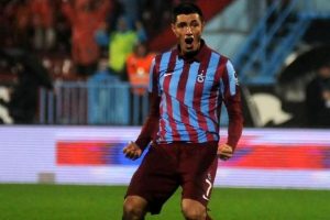 Trabzonsporlu futbolculardan taraftara &ccedil;ağrı!