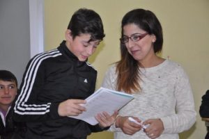 G&ouml;rme engelli &ouml;ğretmenin ışığı m&uuml;zik oldu