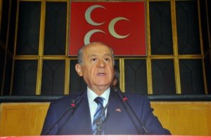 Davutoğlu'na ilgin&ccedil; benzetme: Doğan g&ouml;r&uuml;n&uuml;ml&uuml; şahin