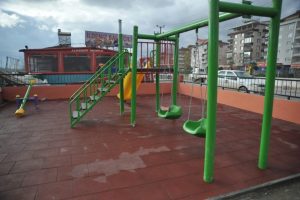 Orhangazi, &ccedil;ocuk parklarını yeniliyor