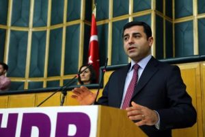 Demirtaş: ''Gelin barajı kaldıralım''