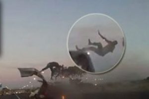 &Uuml;nl&uuml; akt&ouml;r&uuml;n &ouml;ld&uuml;ğ&uuml; kaza kamerada