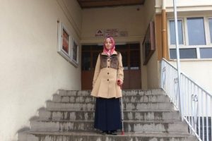 Ayşe &ouml;ğretmenden ayakta kalma dersi