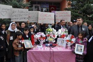 Memleketi Tuğ&ccedil;e'yi unutmadı