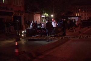 Fatih'te silahlı &ccedil;atışma: 1 &ouml;l&uuml;, 1 yaralı