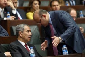 Yal&ccedil;ın Akdoğan'dan 'fotoğraf' a&ccedil;ıklaması