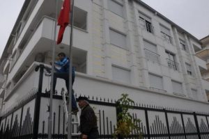 Ge&ccedil;ici h&uuml;k&uuml;met binasında alarma ge&ccedil;ildi