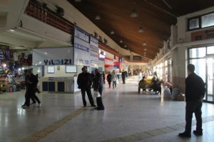 Otob&uuml;s firmaları ucuz u&ccedil;ak biletinden rahatsız