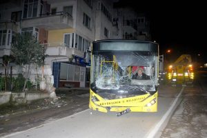 Bursa'da freni boşalan otob&uuml;s korkuttu!