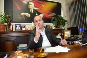AKP'li Başkan'a r&uuml;şvet iddiasıyla su&ccedil; duyurusu!