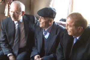 Kılı&ccedil;daroğlu o madenci babasını ziyaret etti