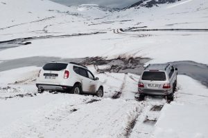Off-roadculardan karda şov